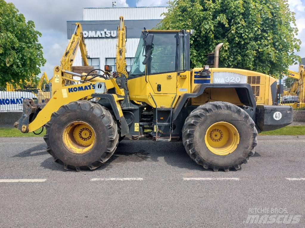 Komatsu WA320-5 轮式装载机