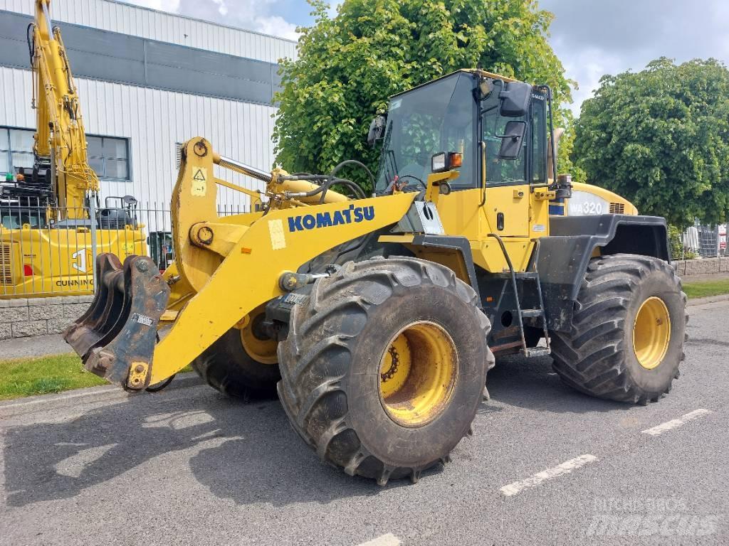Komatsu WA320-5 轮式装载机
