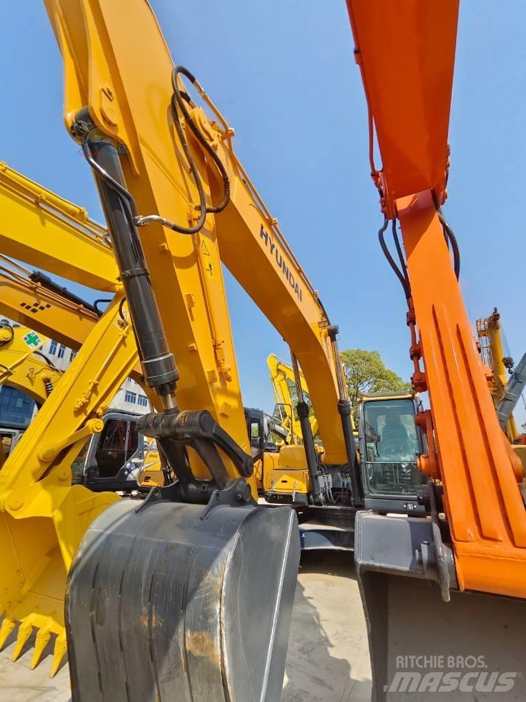 Hyundai R220LC-9S 履带挖掘机