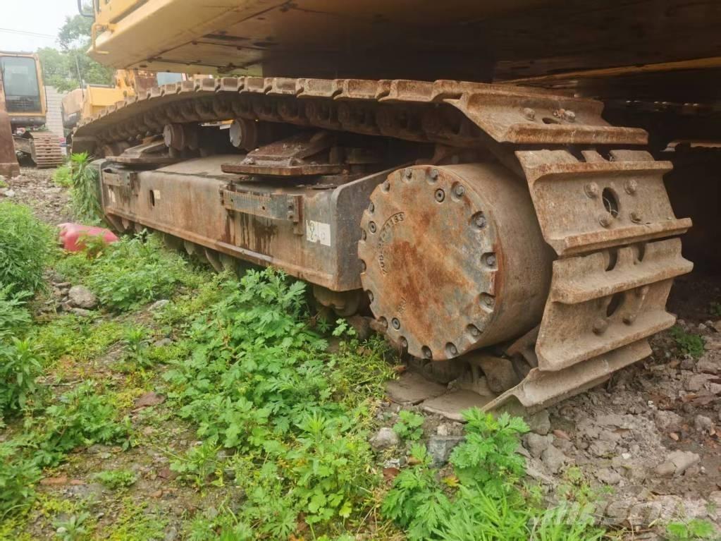 Komatsu PC 450-8 履带挖掘机