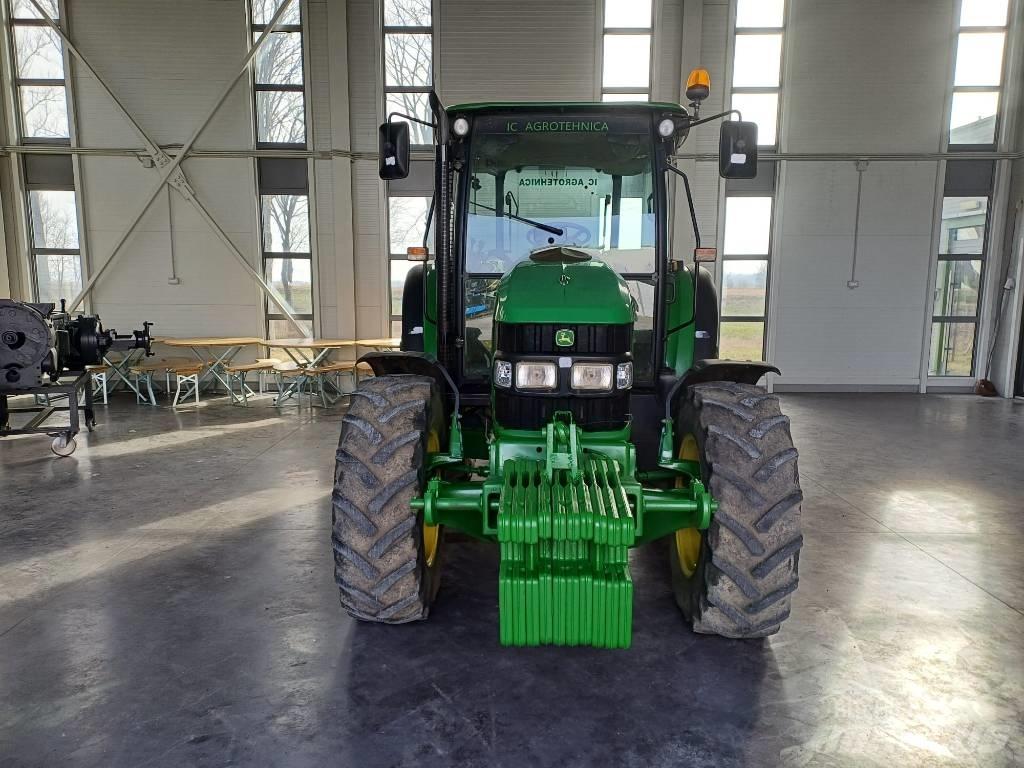 John Deere 5100 R 拖拉机/农用车
