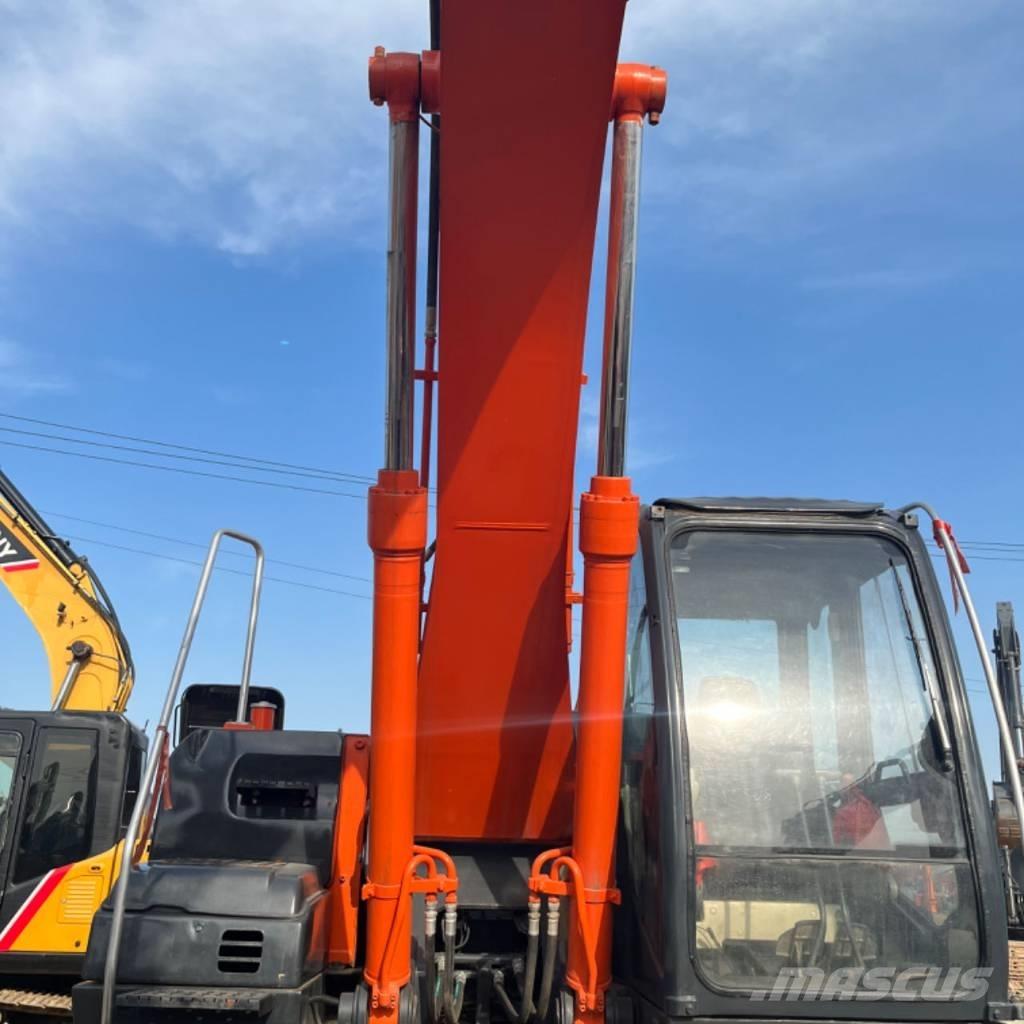 Hitachi ZX 240 履带挖掘机