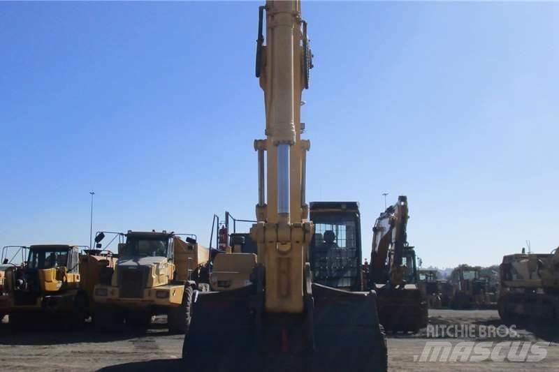 Komatsu PC450LC 小型挖掘机
