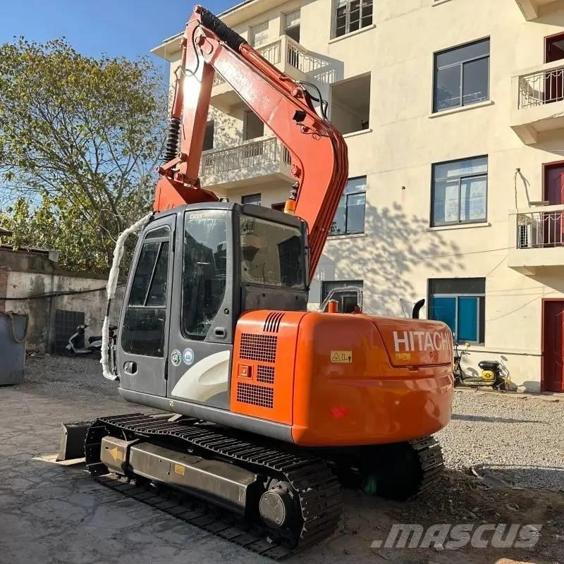 Hitachi ZX 70 中型挖掘机