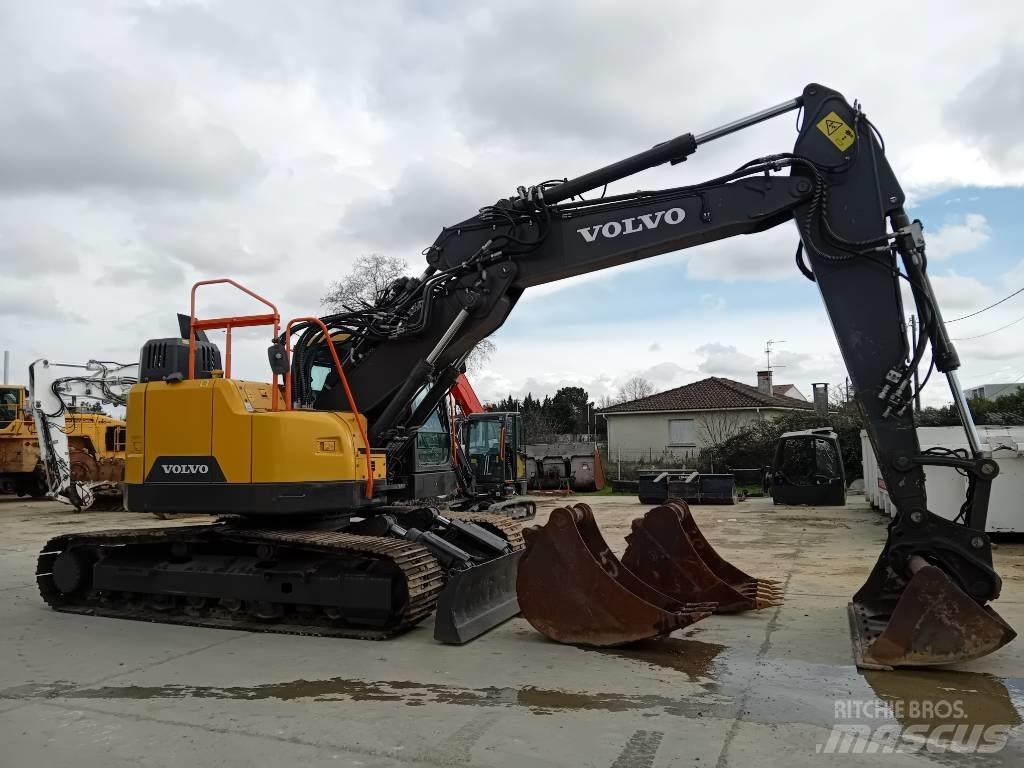 Volvo ECR235EL 履带挖掘机