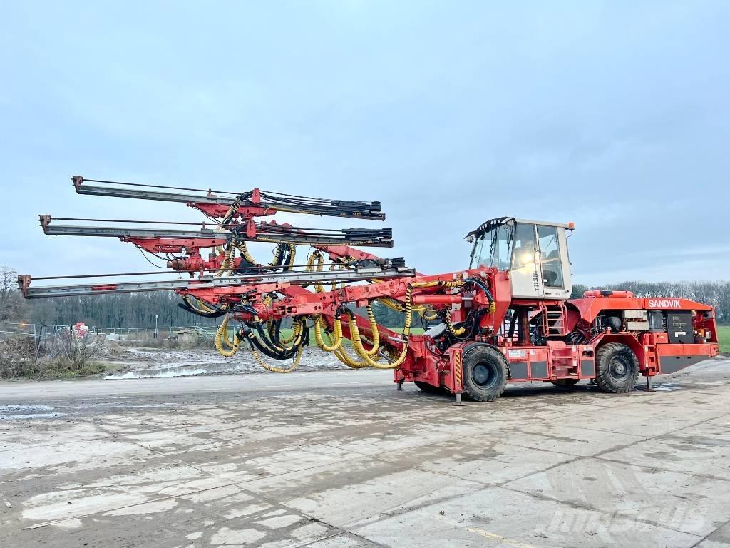 Sandvik DT1130i 钻孔机