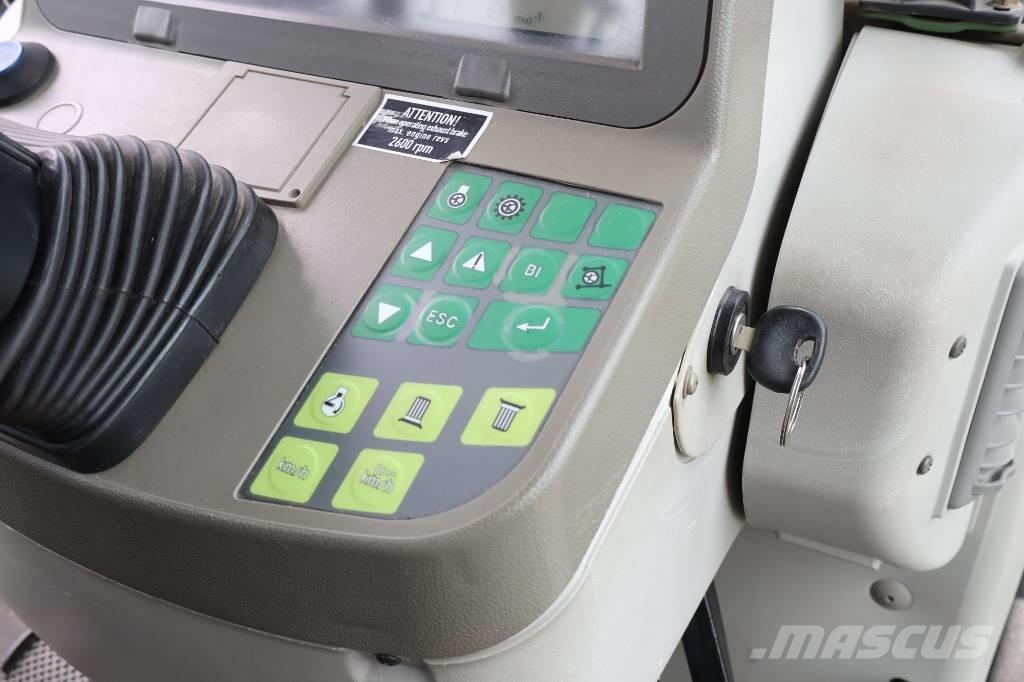 Fendt 820 Vario TMS 拖拉机/农用车