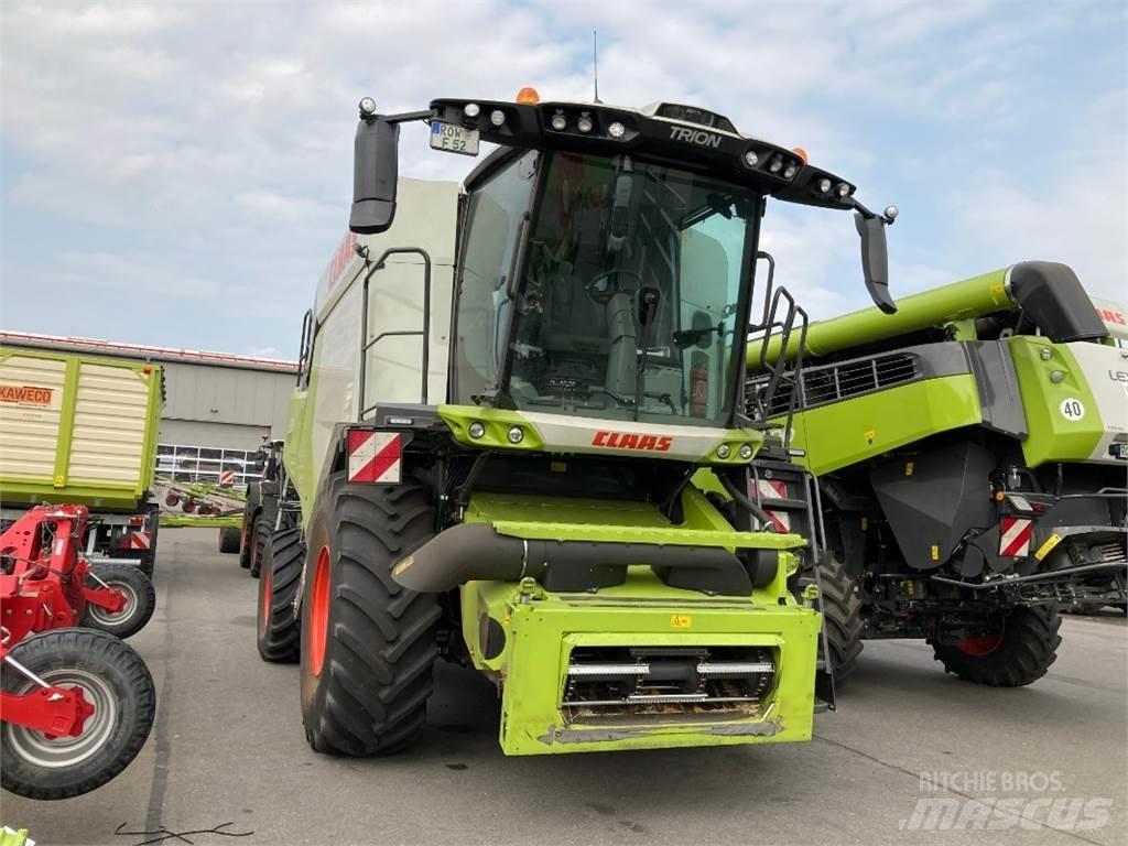 CLAAS Trion 520 联合收割机