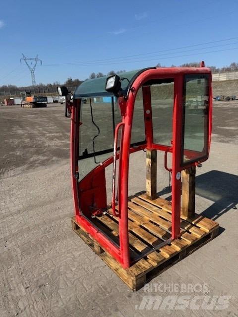Volvo ECR25 D CAB 驾驶室与内部