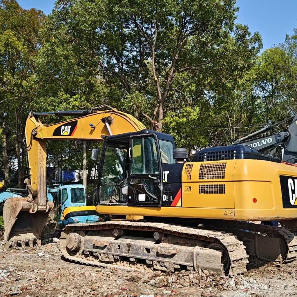 CAT 320 D2 履带挖掘机