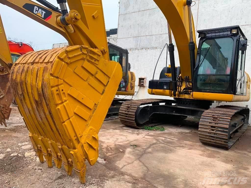 CAT 323 D L 履带挖掘机