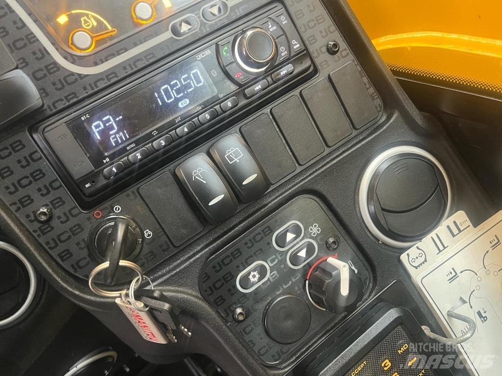 JCB 535-95 伸缩臂叉装车|叉装车