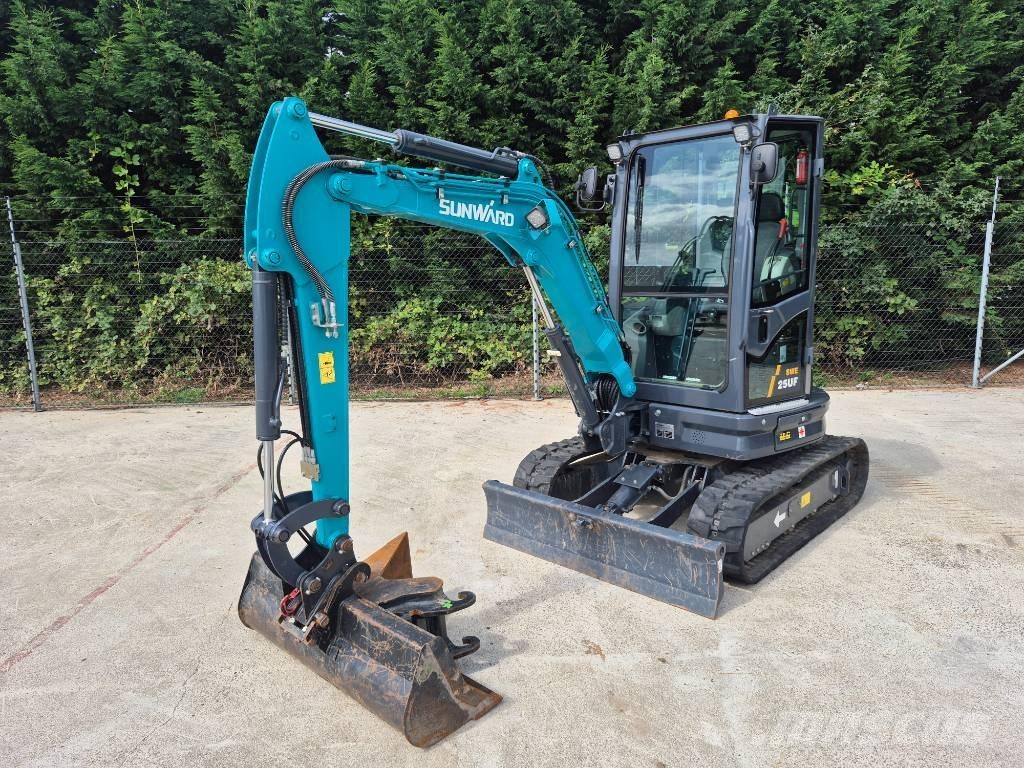 Sunward SWE 25 UF 小型挖掘机