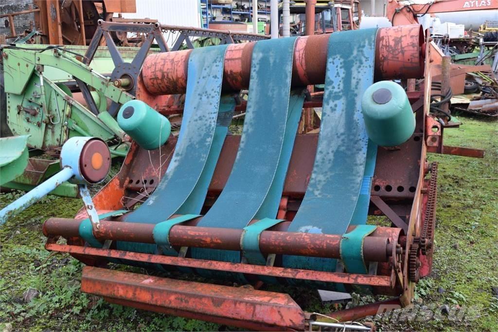 Kverneland UN7558 牧草包膜机