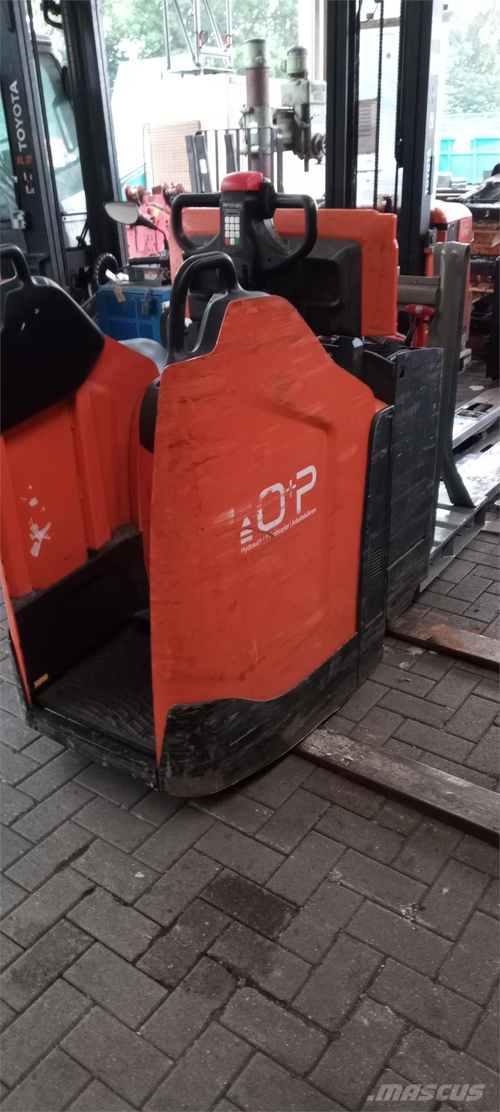 Toyota LPE 250 手推堆垛车