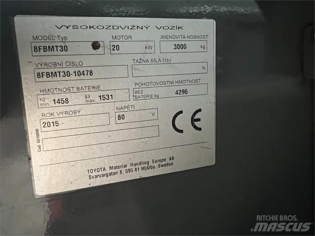 Toyota 8FBMT30 电动叉车