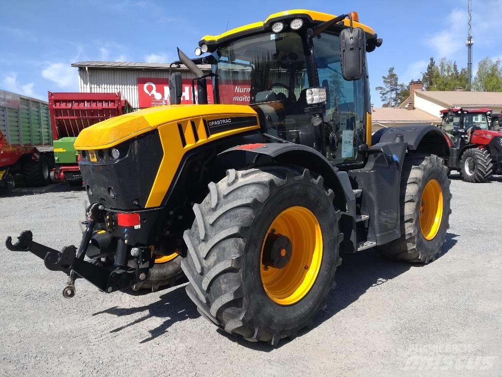 JCB Fastrac 4220 拖拉机/农用车
