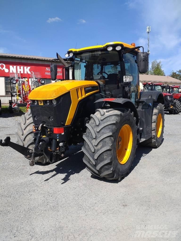 JCB Fastrac 4220 拖拉机/农用车