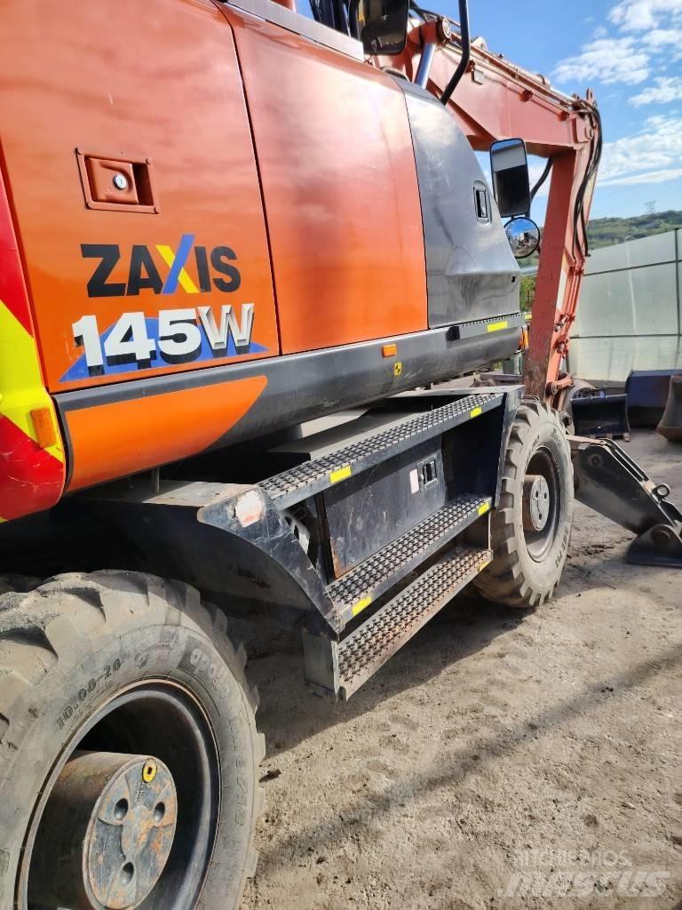 Hitachi ZX 145 轮式挖掘机
