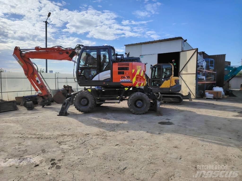 Hitachi ZX 145 轮式挖掘机