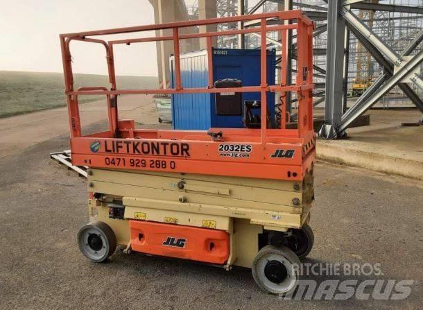 JLG 2032 ES 剪叉式升降机