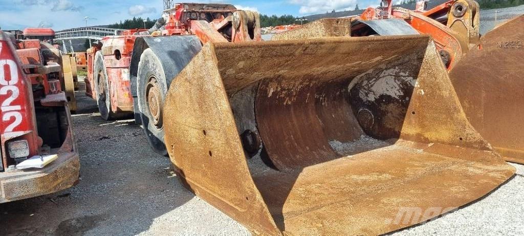 Sandvik LH 410 地下装载机
