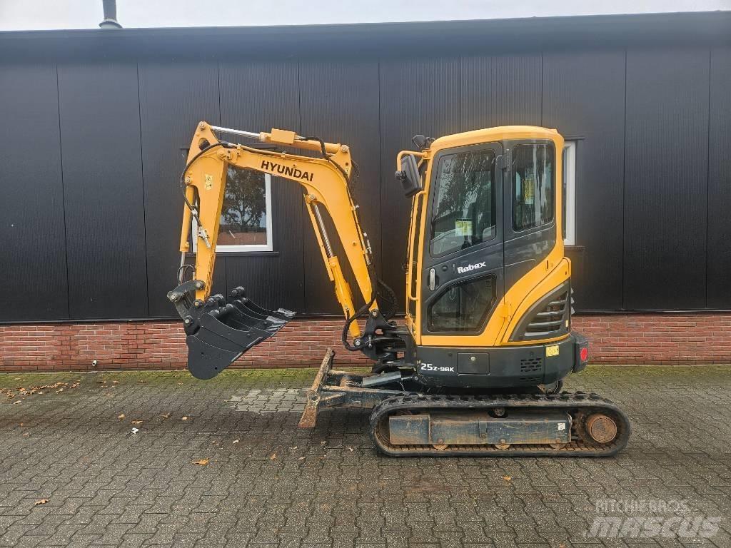 Hyundai Robex 25-9 小型挖掘机