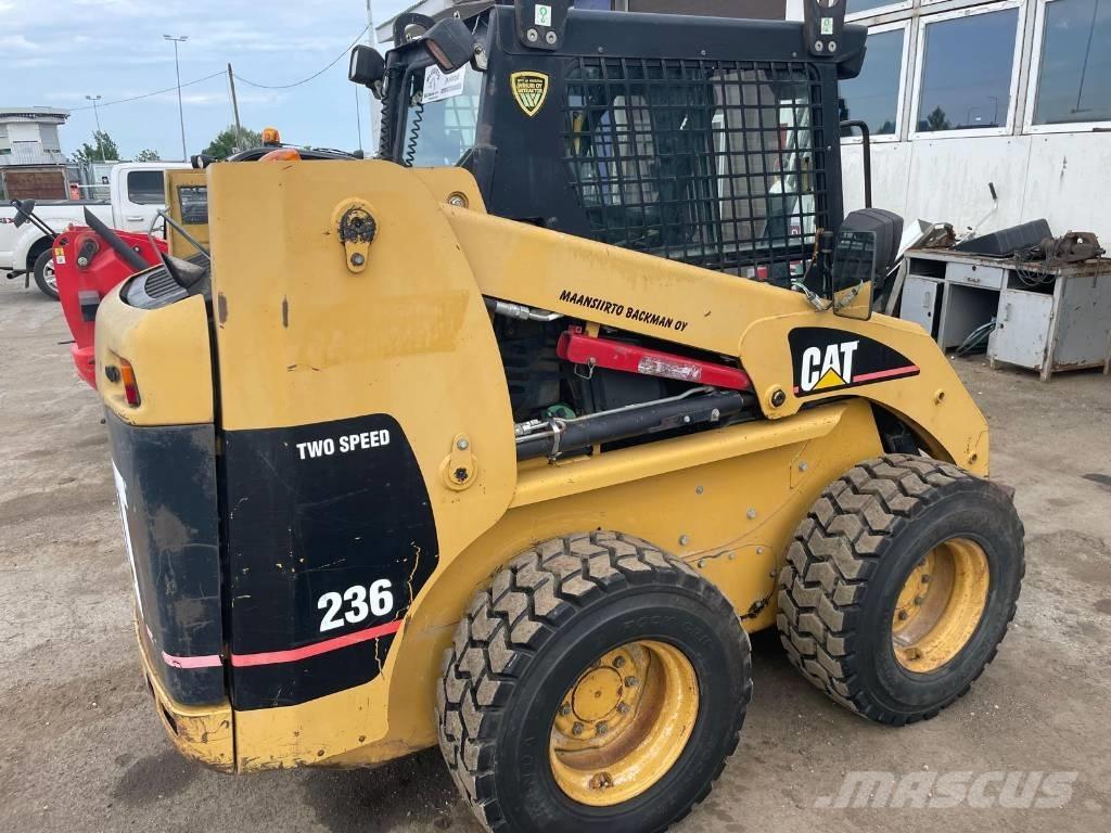 CAT 236 滑移装载机