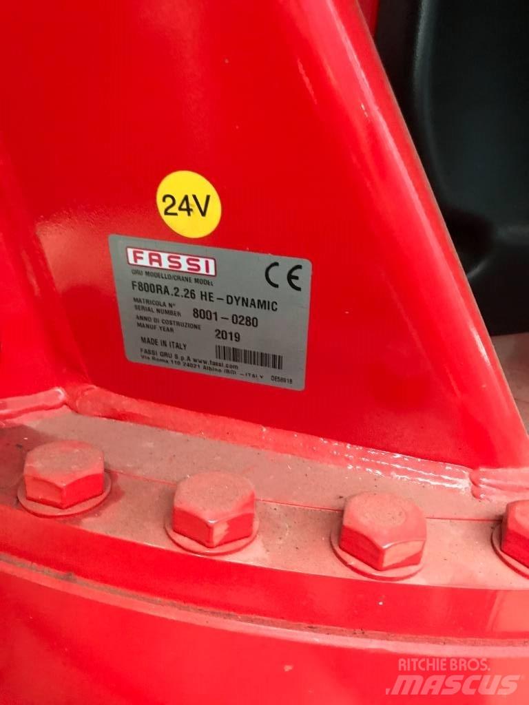 Fassi F 800 RA 2.26 随车折臂吊