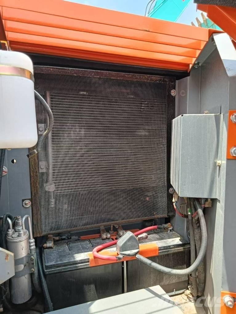 Hitachi ZX 70 小型挖掘机