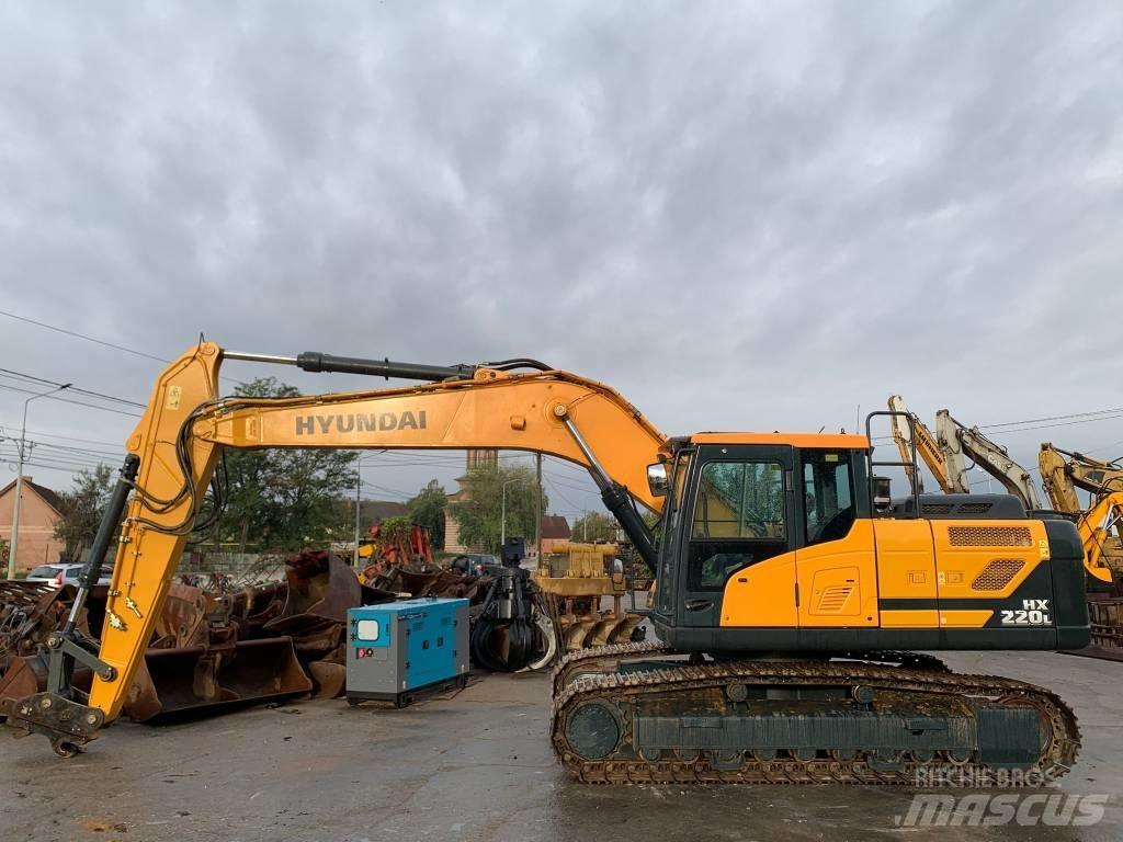 Hyundai HX 220 L 履带挖掘机