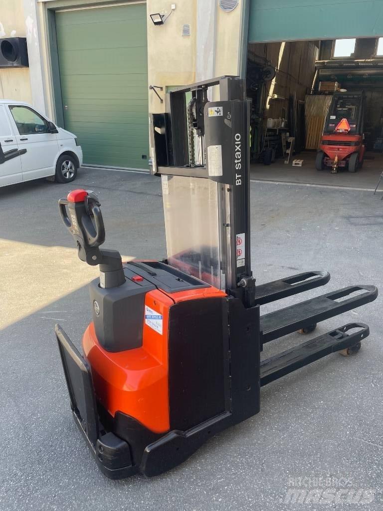 BT SWE200D 手推堆垛车