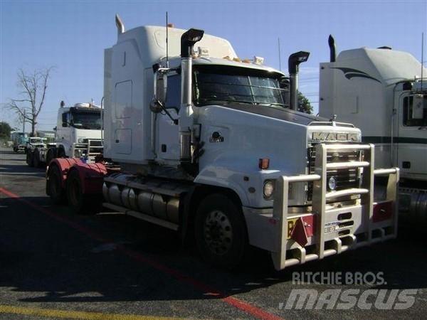 Mack Trident 牵引车