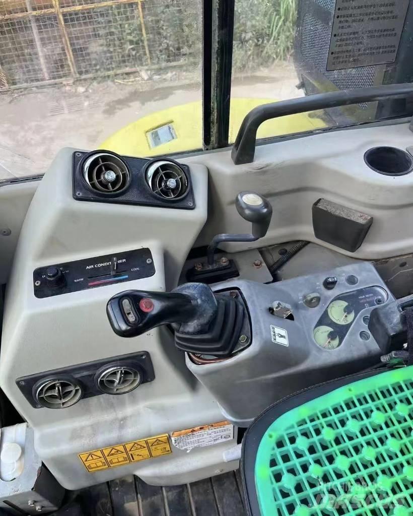 Komatsu PC 58 小型挖掘机
