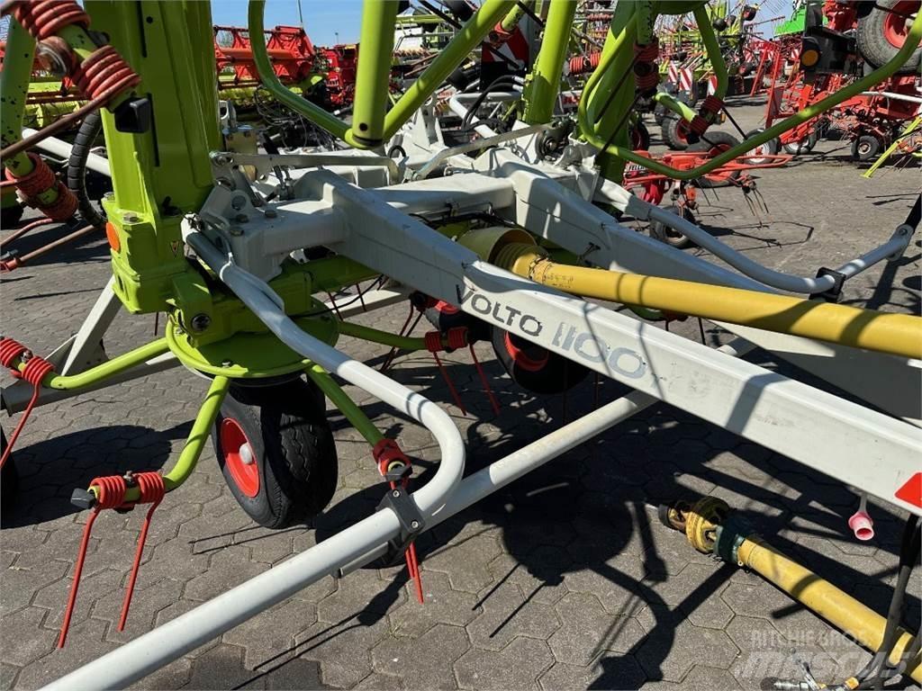 CLAAS Volto 1100 T 犁耙和摊草机
