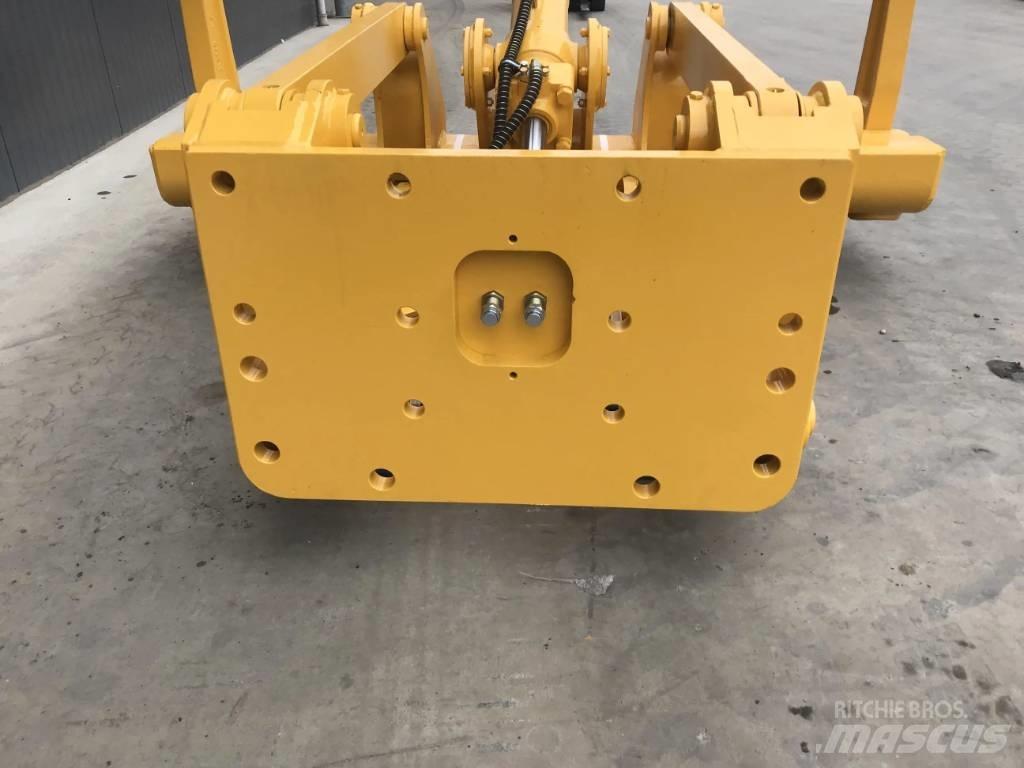 Komatsu D65 松土器
