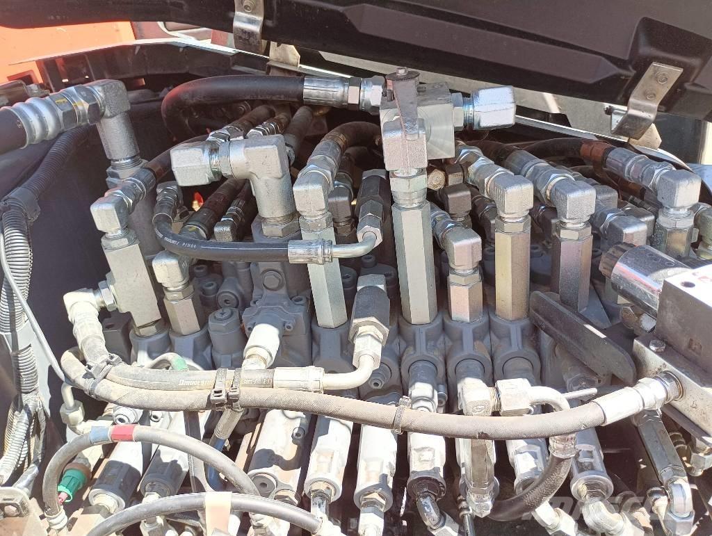 Kubota KX 080-4 中型挖掘机