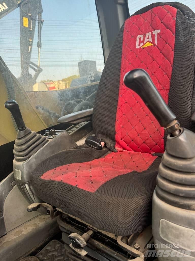 CAT 313 D 轮式挖掘机