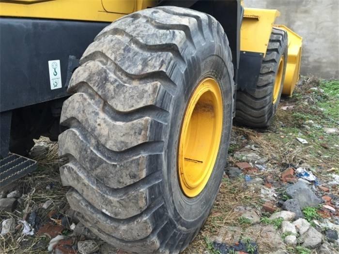 Komatsu WA 320-5 轮式装载机