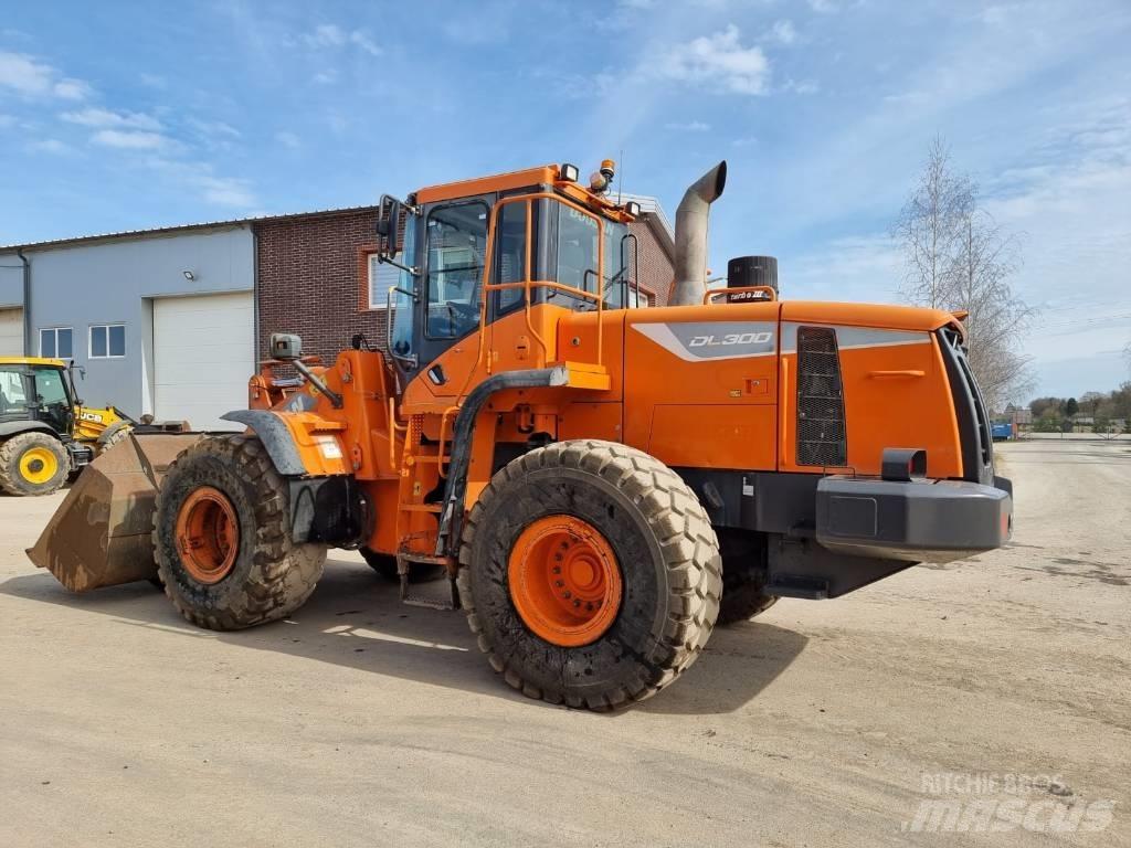 Doosan DL 300-5 轮式装载机