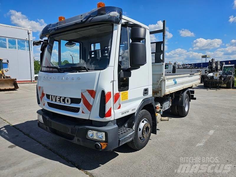 Iveco 80E 18 平板栏板货车