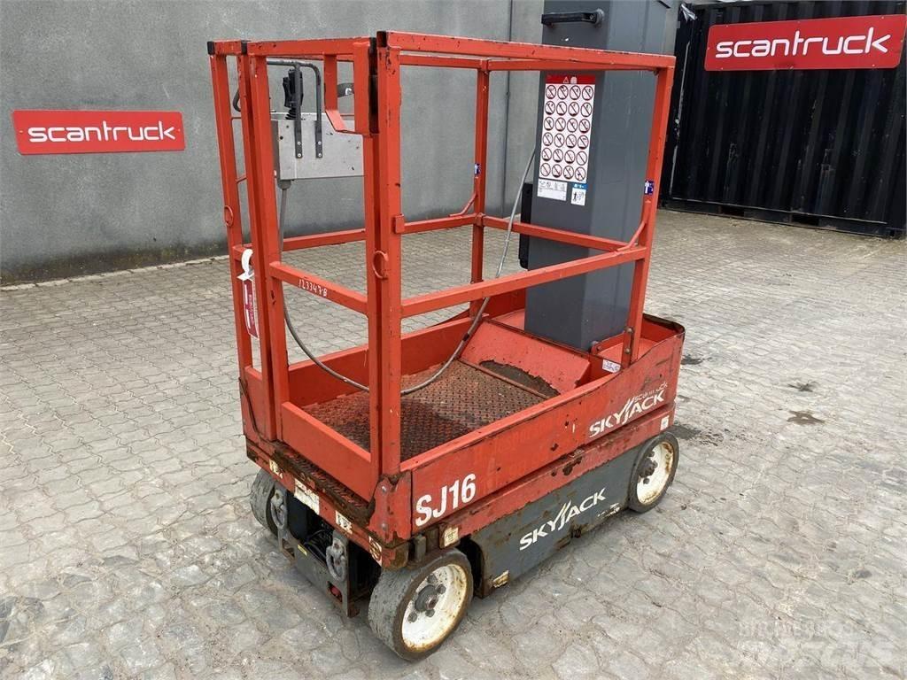 SkyJack SJ16 客货电梯