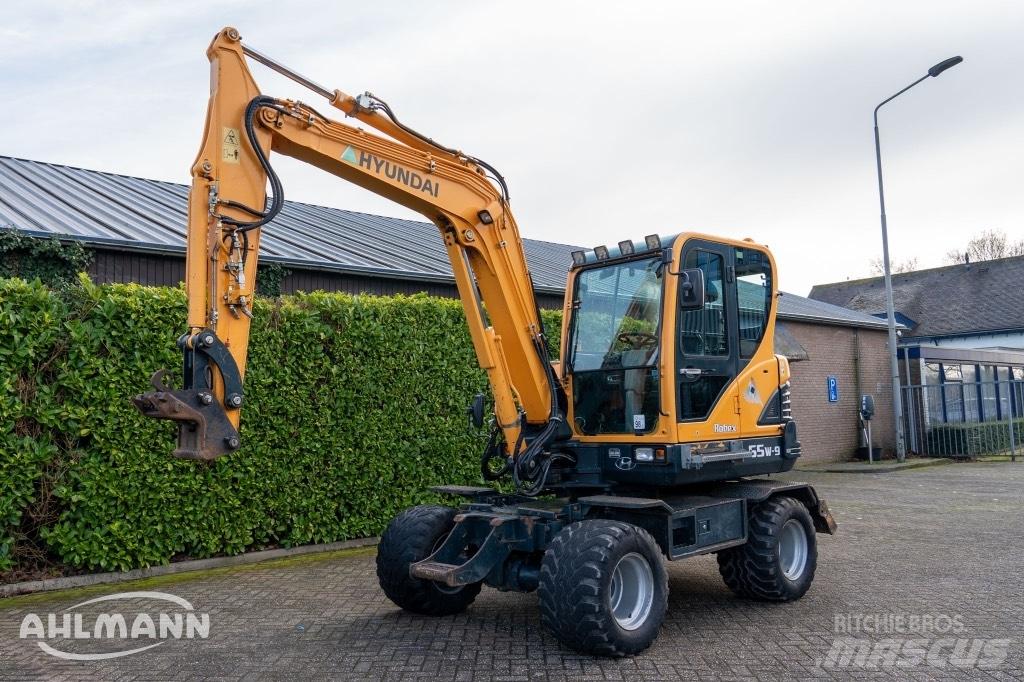 Hyundai R55W-9A 轮式挖掘机