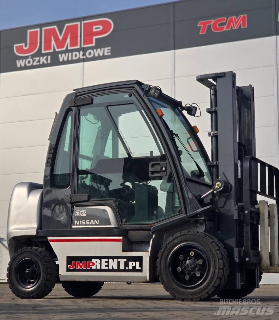 Nissan FGD02 A 32 Q 天然气叉车