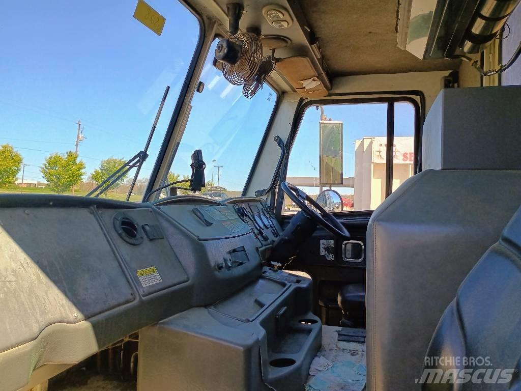  2011 Crane Carrier 垃圾车