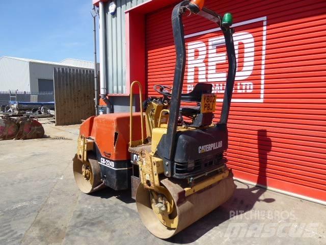CAT CB 224 D 双轮压路机