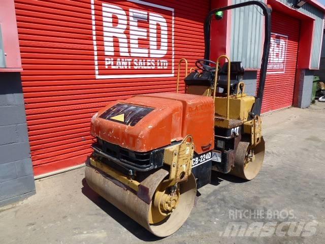 CAT CB 224 D 双轮压路机