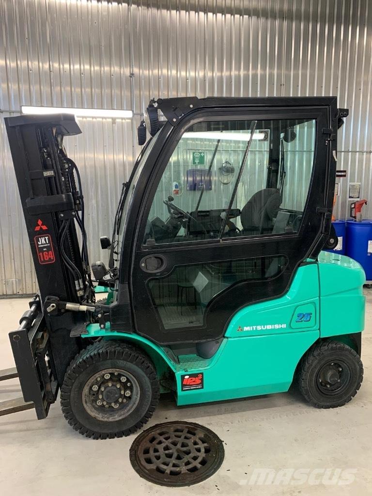 Mitsubishi FD 25 N2 柴油叉车