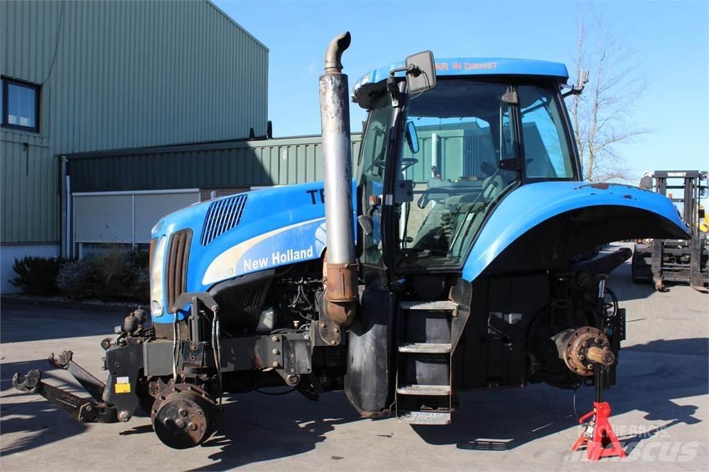 New Holland T8020 拖拉机/农用车