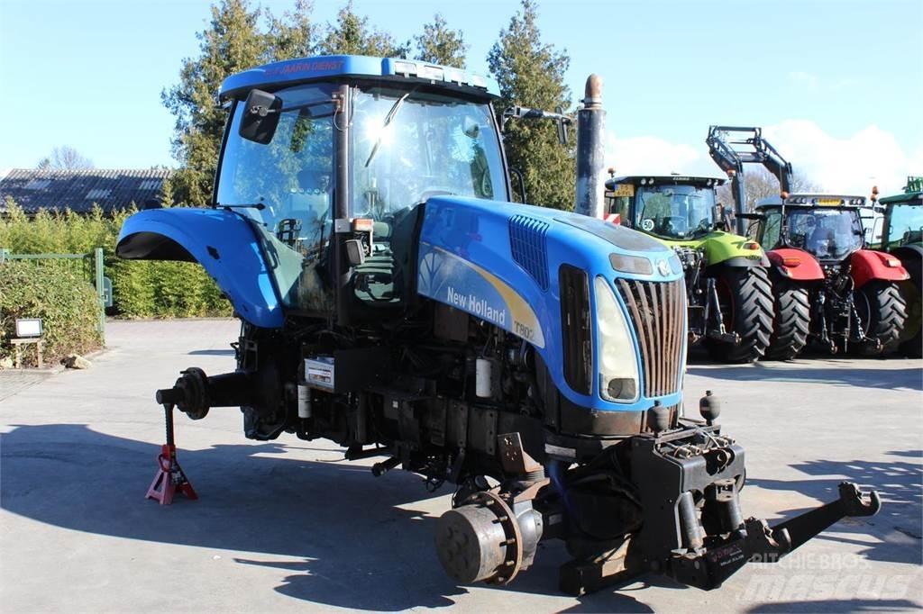 New Holland T8020 拖拉机/农用车